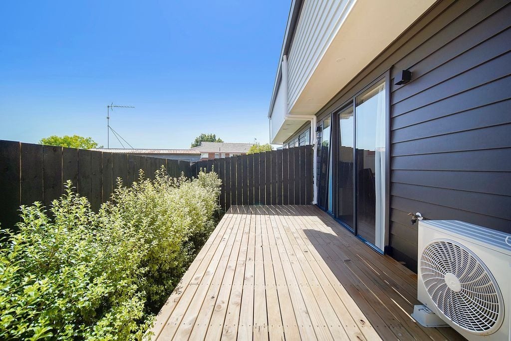 15D Pipitea Place, Massey, Auckland - Carousel 11