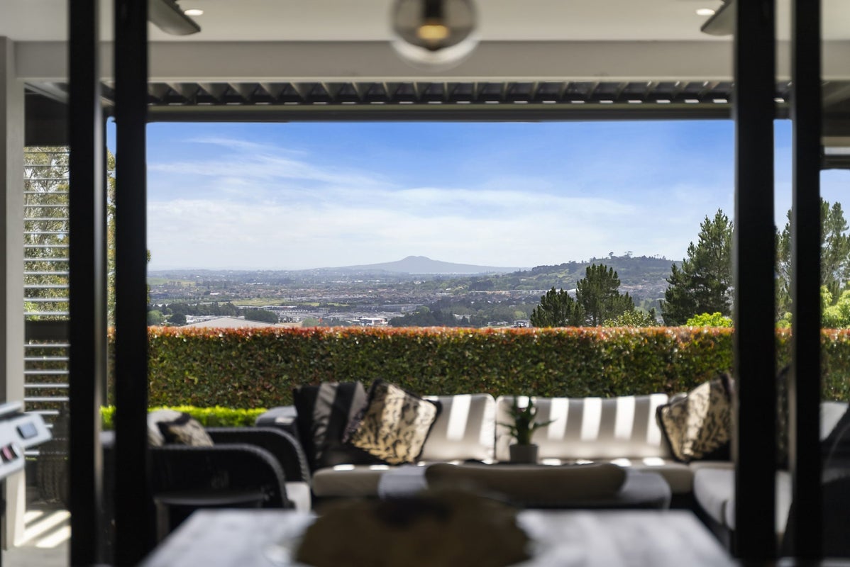 420 REDOUBT RD, Totara Park, Auckland - Carousel 1