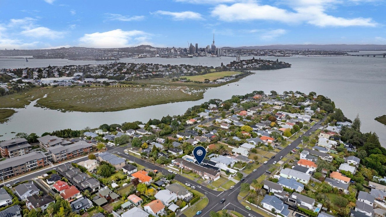 2/39 Aramoana Avenue, Devonport, Auckland - Carousel 2