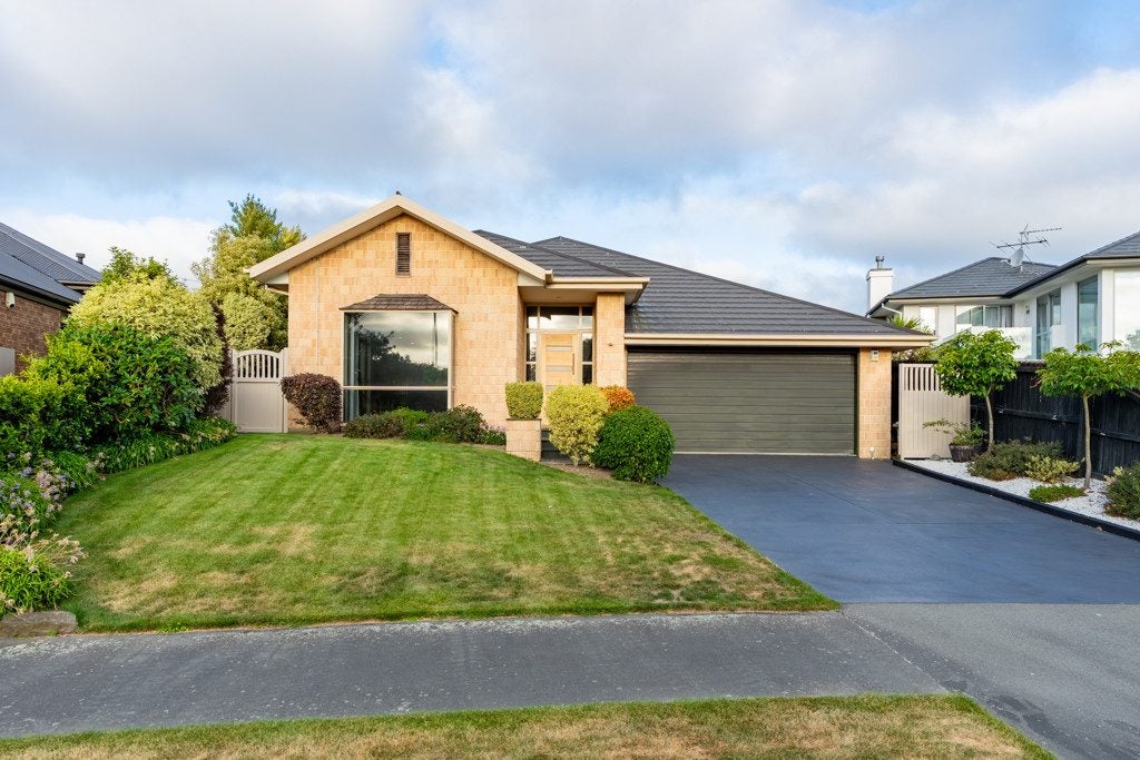 30 Titirangi Crescent, Parklands, Christchurch - Carousel 1