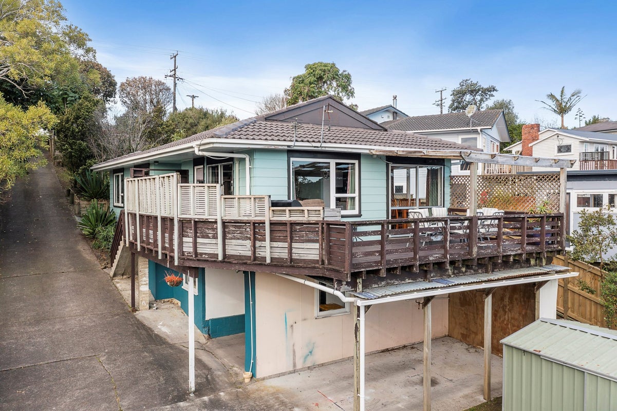 166 Glengarry Road, Glen Eden, Auckland - Carousel 2