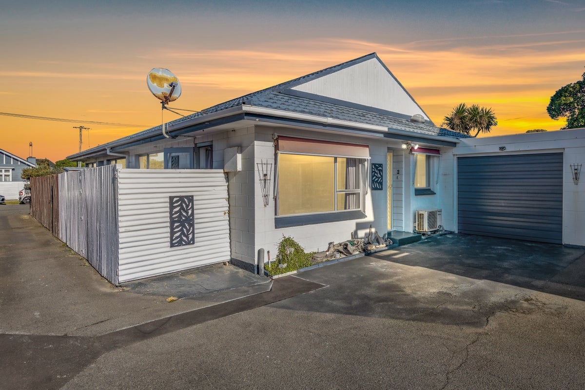 2/8 Lonsdale Street, New Brighton, Christchurch - Carousel 1