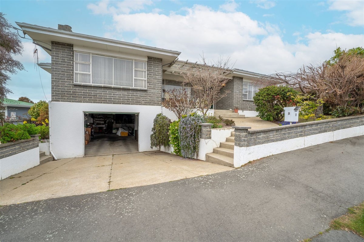5 Glendale Crescent, Holmes Hill, Oamaru - Carousel 1