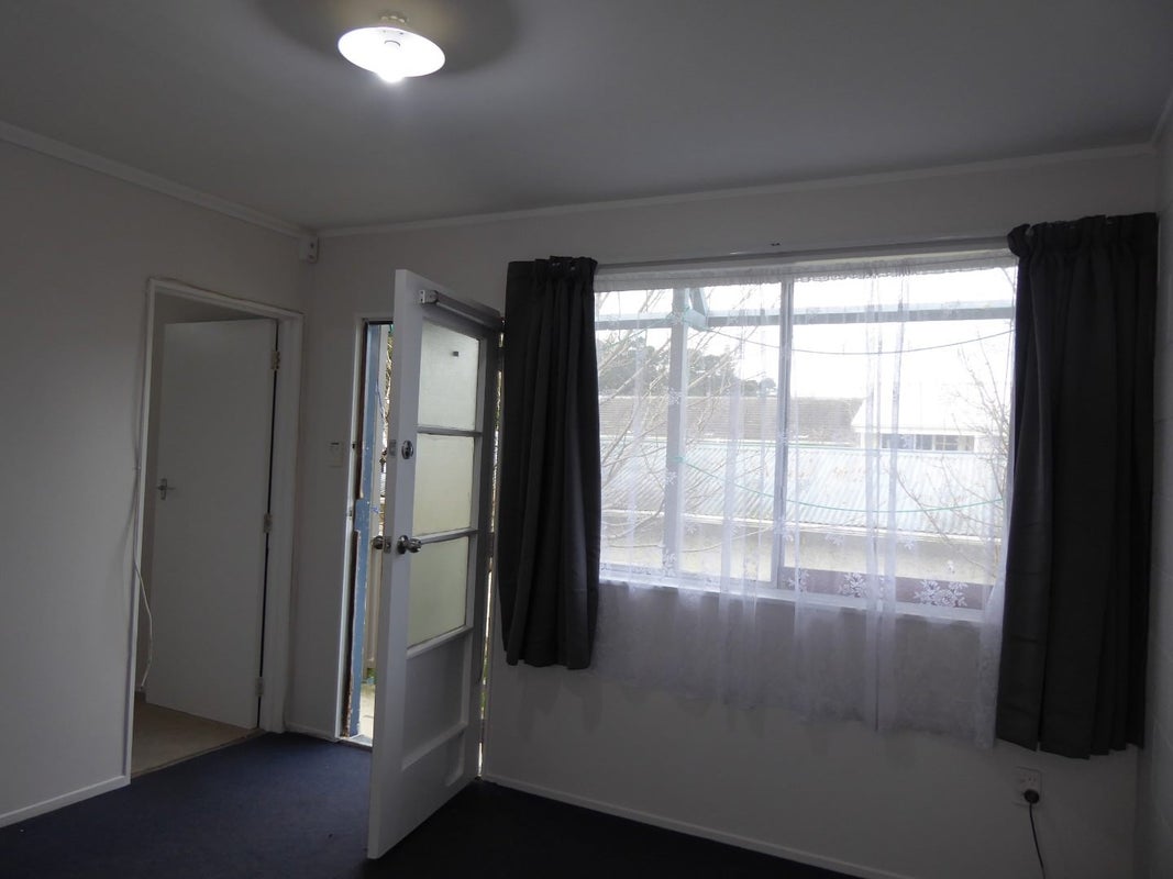9/91 PHARAZYN ST, ALICETOWN, LOWER HUTT - Carousel 6