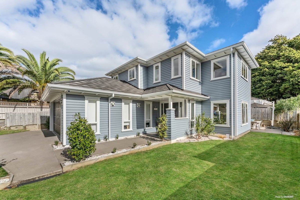 48A Kuripaka Crescent, The Gardens, Auckland - Carousel 1