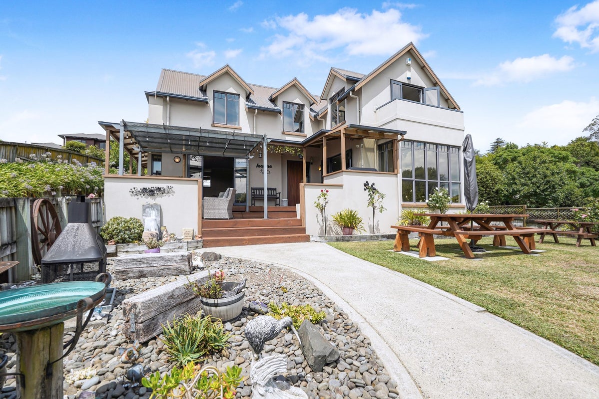 23 Aloma Way, Glenview, Hamilton - Carousel 1