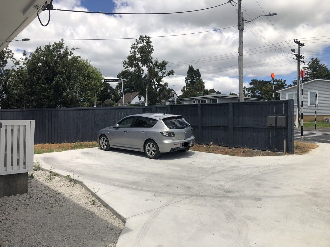 215 Birkdale Road, Birkdale, Auckland - Carousel 12
