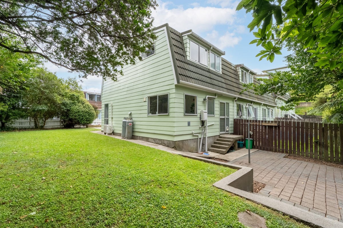 8/2 Burdendale Grove, Churton Park, Wellington - Carousel 15