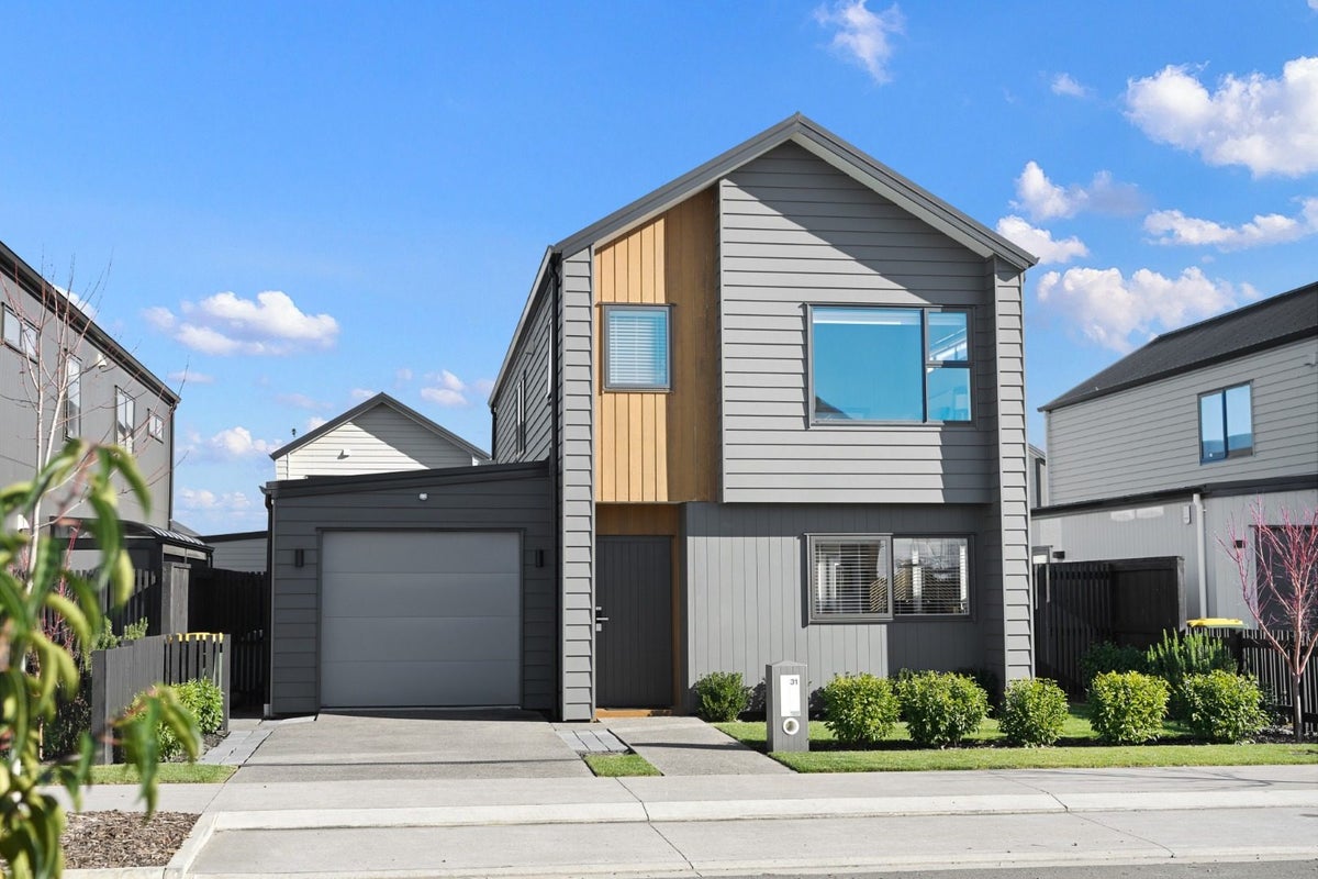 31 Halley Drive, Chartwell, Hamilton - Carousel 1