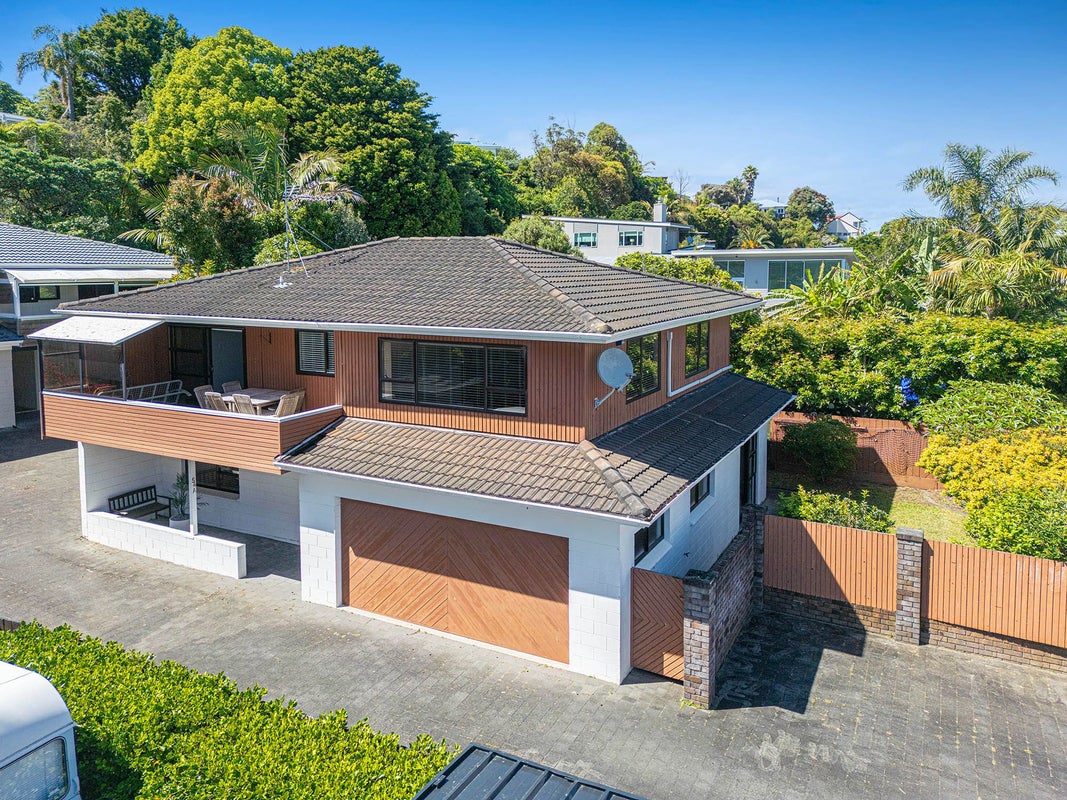 54A The Circle, Manly, Whangaparaoa - Carousel 1