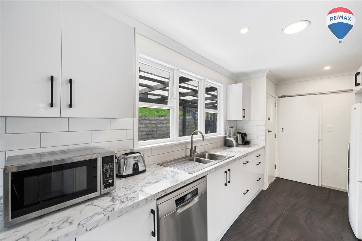 88 Thomas Street, Stokes Valley, Lower Hutt - Carousel 2