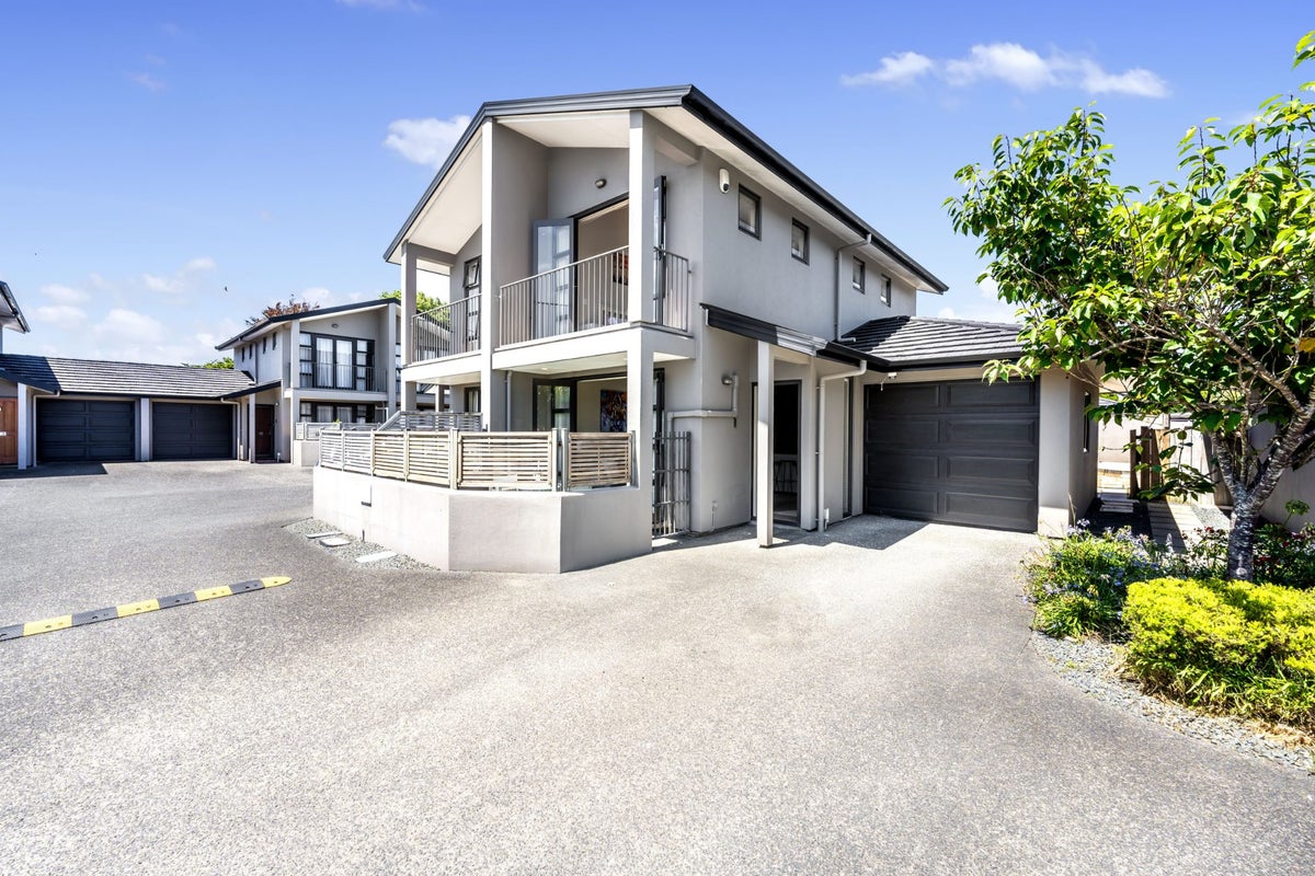 15/8 Landscape Road, Papatoetoe, Auckland - Carousel 1