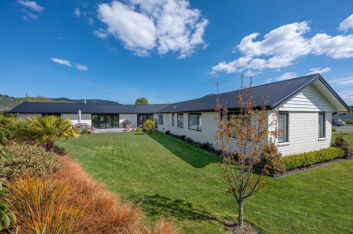 37 Montgomery Crescent, Kinloch, Taupo - Carousel 2