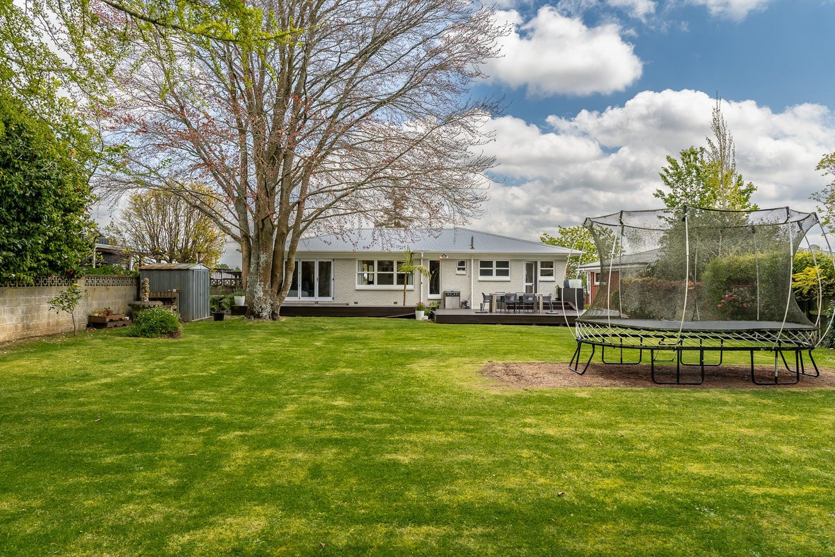 36 Kakanui Avenue, Hillcrest, Hamilton - Carousel 2