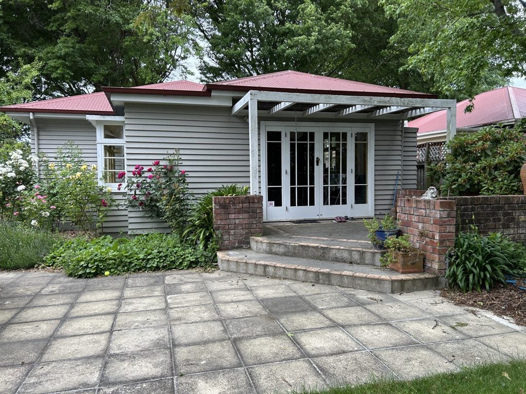 67 Severn Street, St Albans, Christchurch - Carousel 1