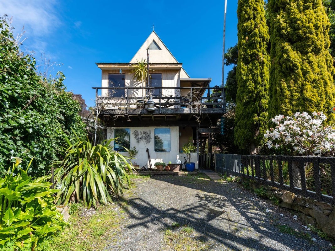 7 Slant Street, Careys Bay, Port Chalmers - Carousel 1