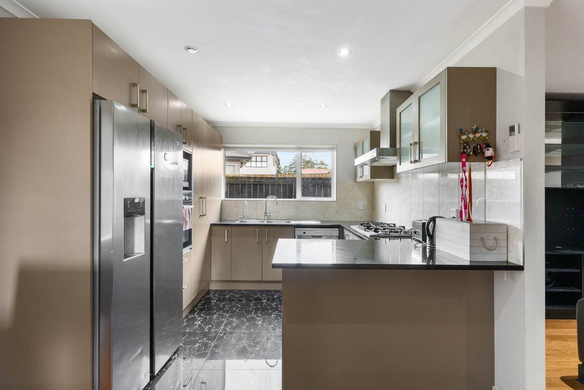 88 Hillside Road, Papatoetoe, Auckland - Carousel 2