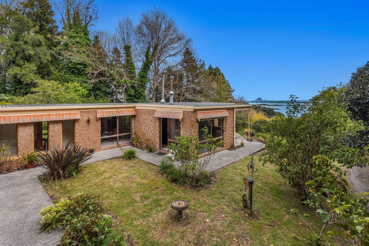 121 Reeves Road, Waiotahe, Opotiki - Carousel 1