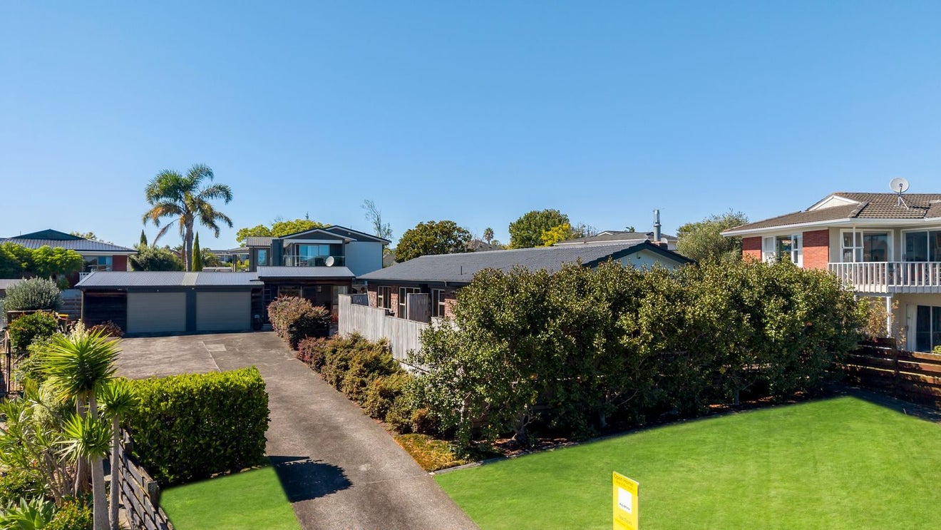 6 Fielding Crescent, Farm Cove, Auckland - Carousel 1