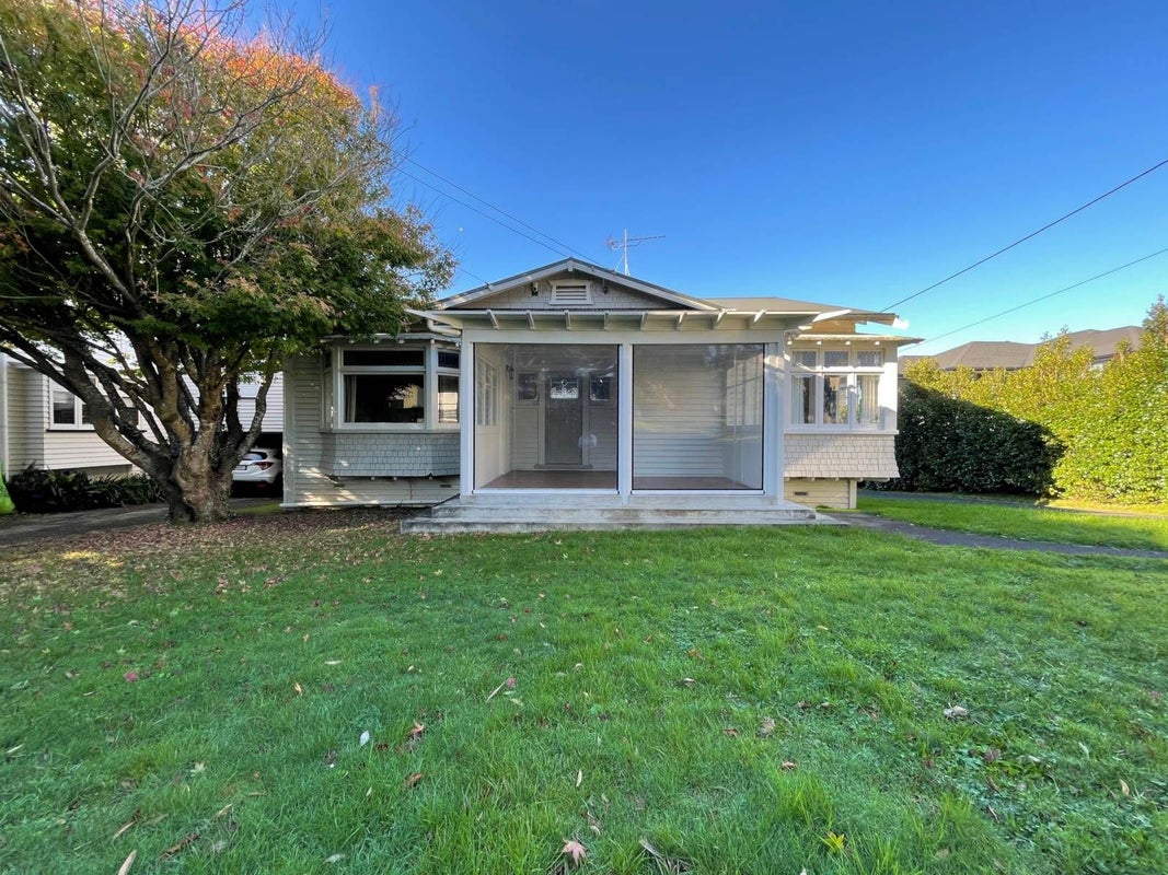 27 Raurenga Avenue, Royal Oak, Auckland - Carousel 1