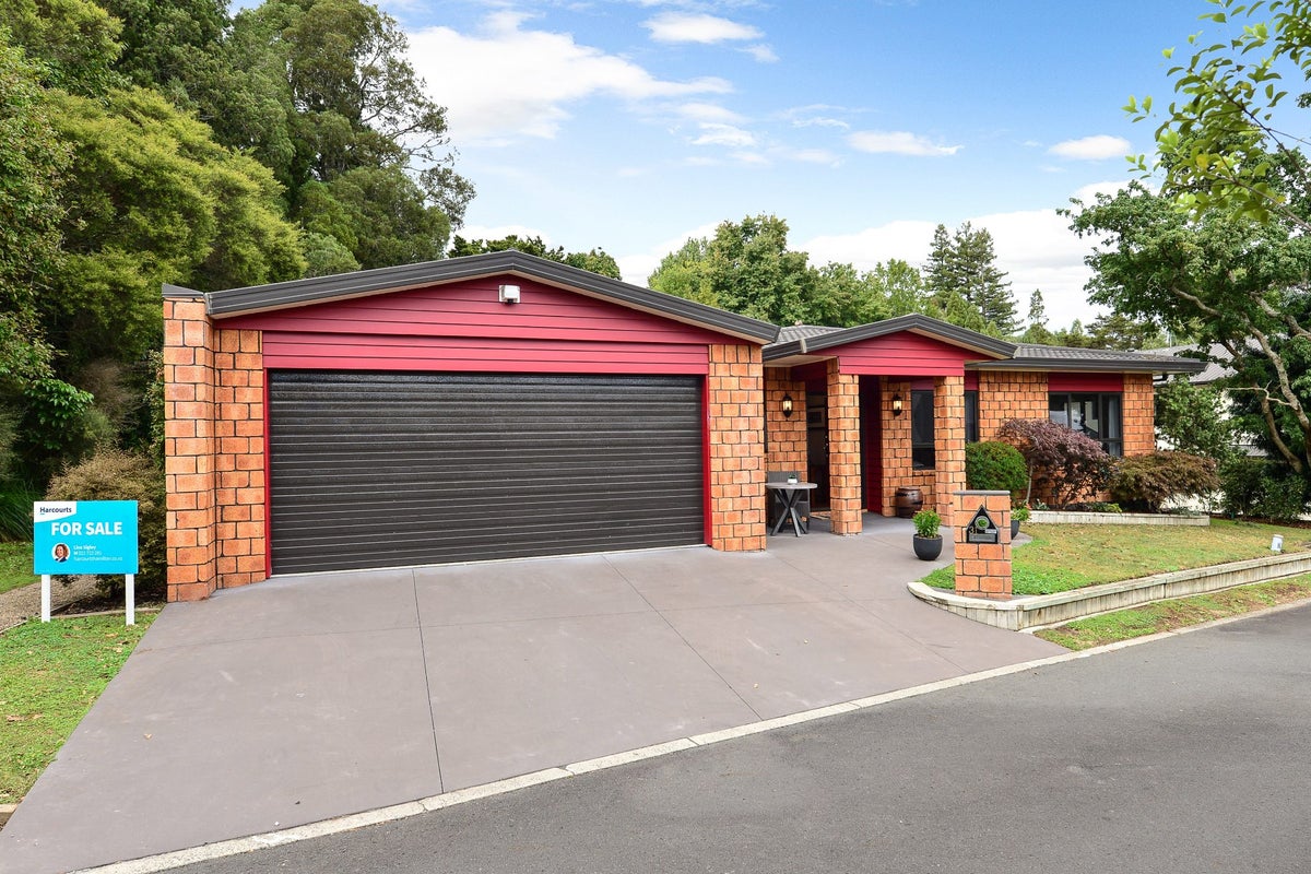 31 Whyte Street, Hamilton East, Hamilton - Carousel 1