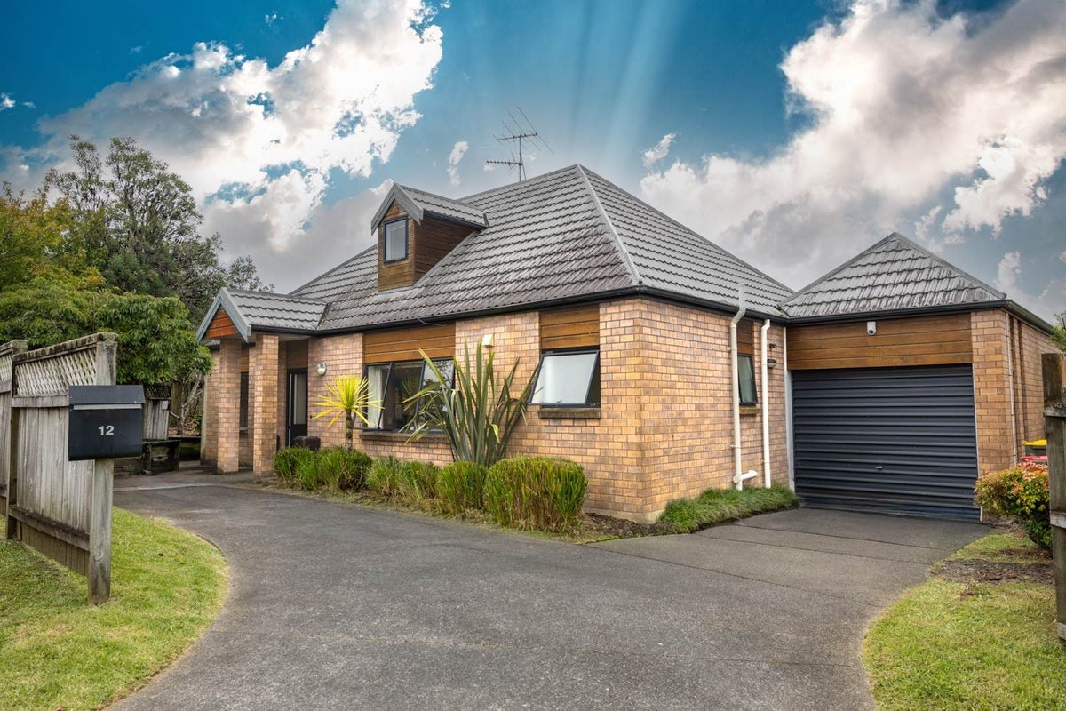 12 Skybird Place, Glen Eden, Waitakere City, Auckland - Carousel 1