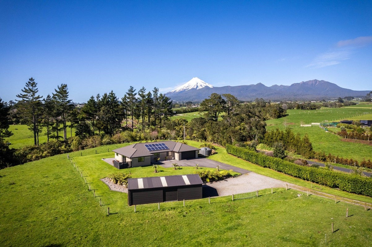 1225 Frankley Road, Hurworth, New Plymouth - Carousel 1