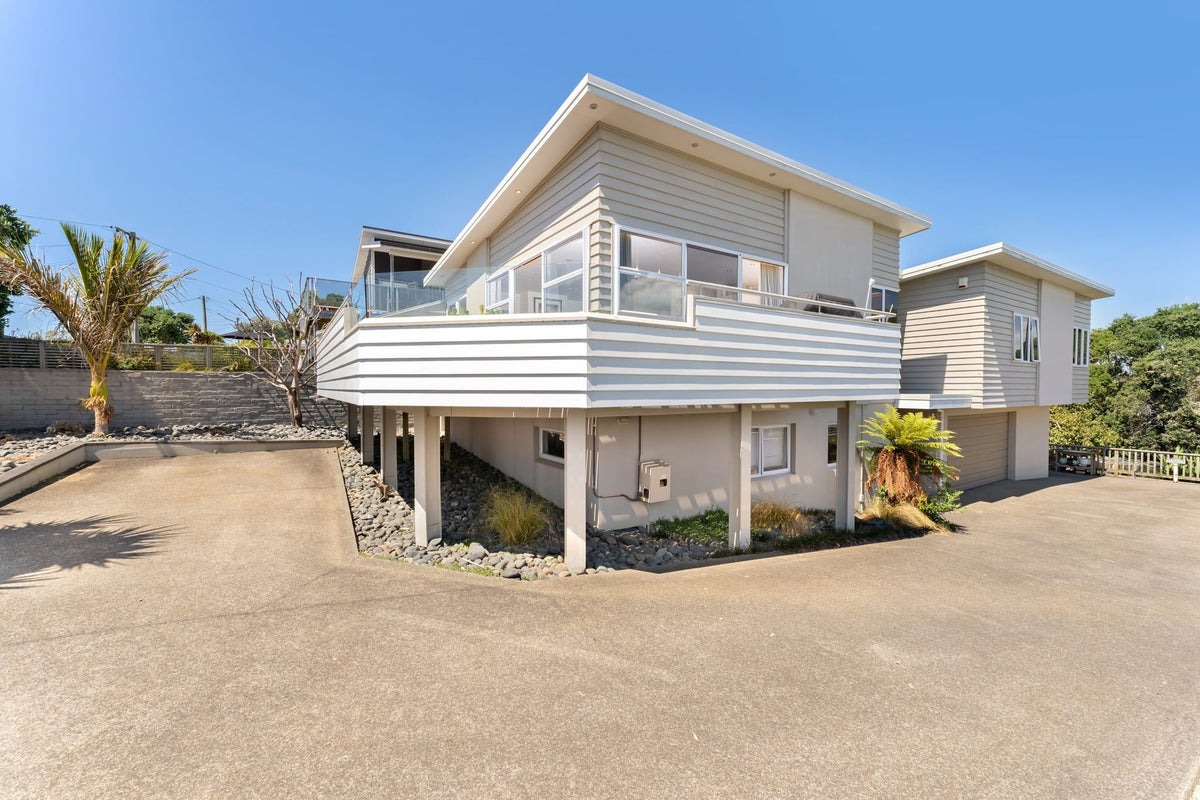 1317 Whangaparaoa Road, Army Bay, Whangaparaoa - Carousel 1