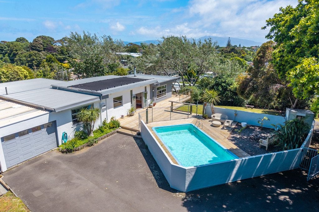48 Tiromoana Road, Raumati South, Paraparaumu - Carousel 2