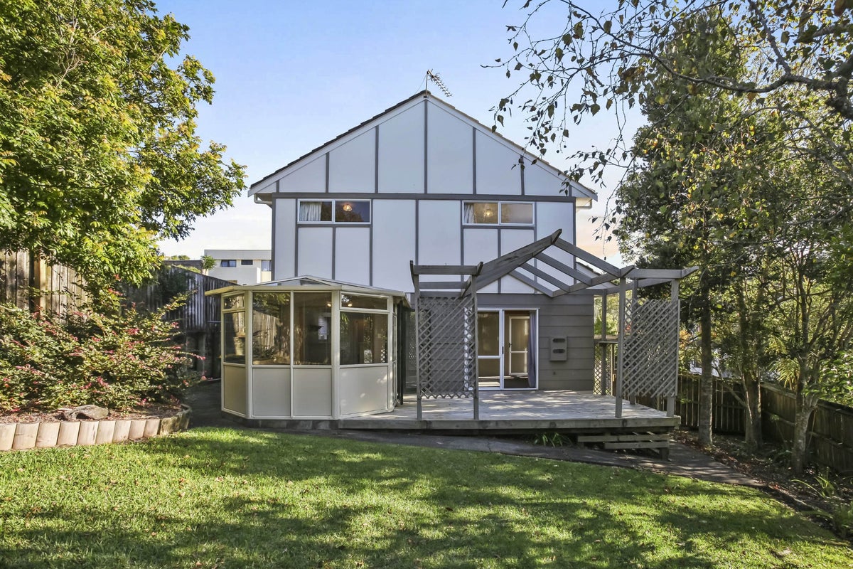 22/24 Eastglen Road, Glen Eden, Auckland - Carousel 1