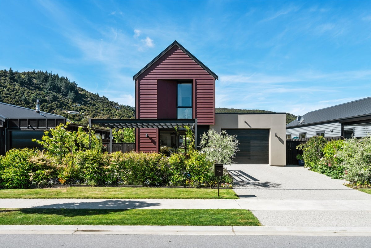 14 Glen Dene Crescent, Wanaka - Carousel 1