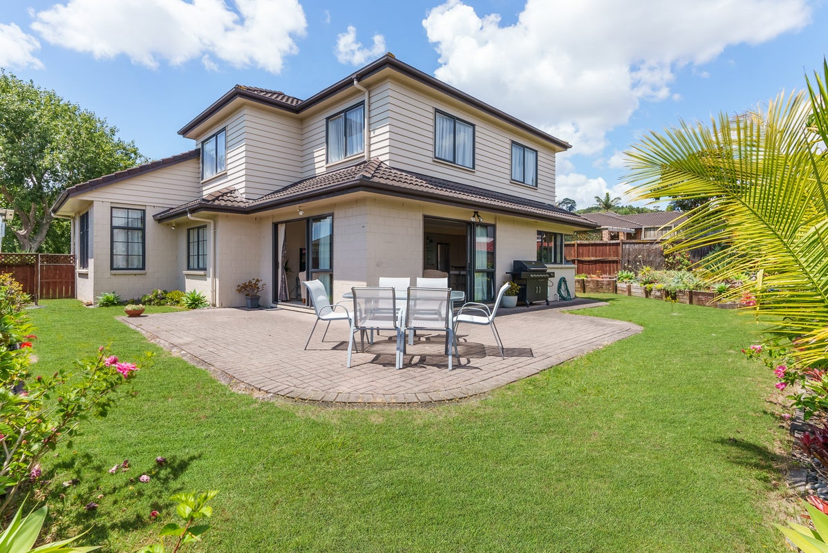 86 Gracechurch Drive, Flat Bush, Auckland - Carousel 1