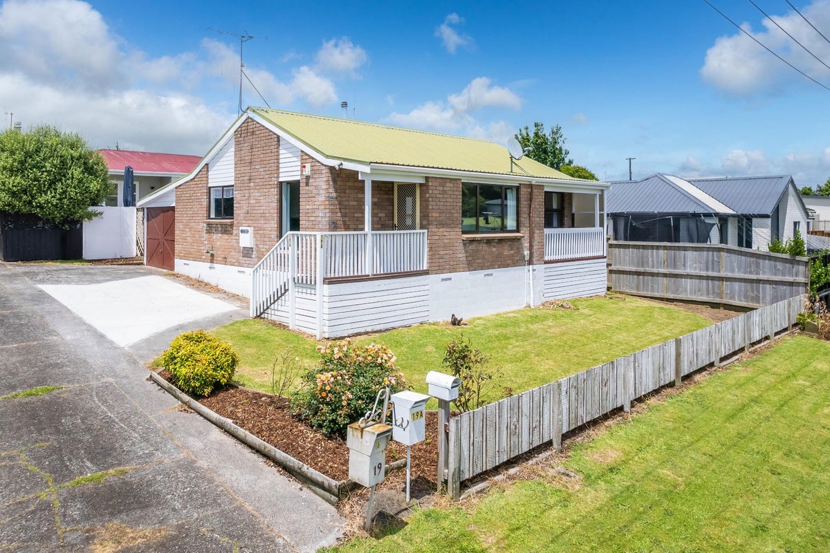 19A Gibson Road, Dinsdale, Hamilton - Carousel 1