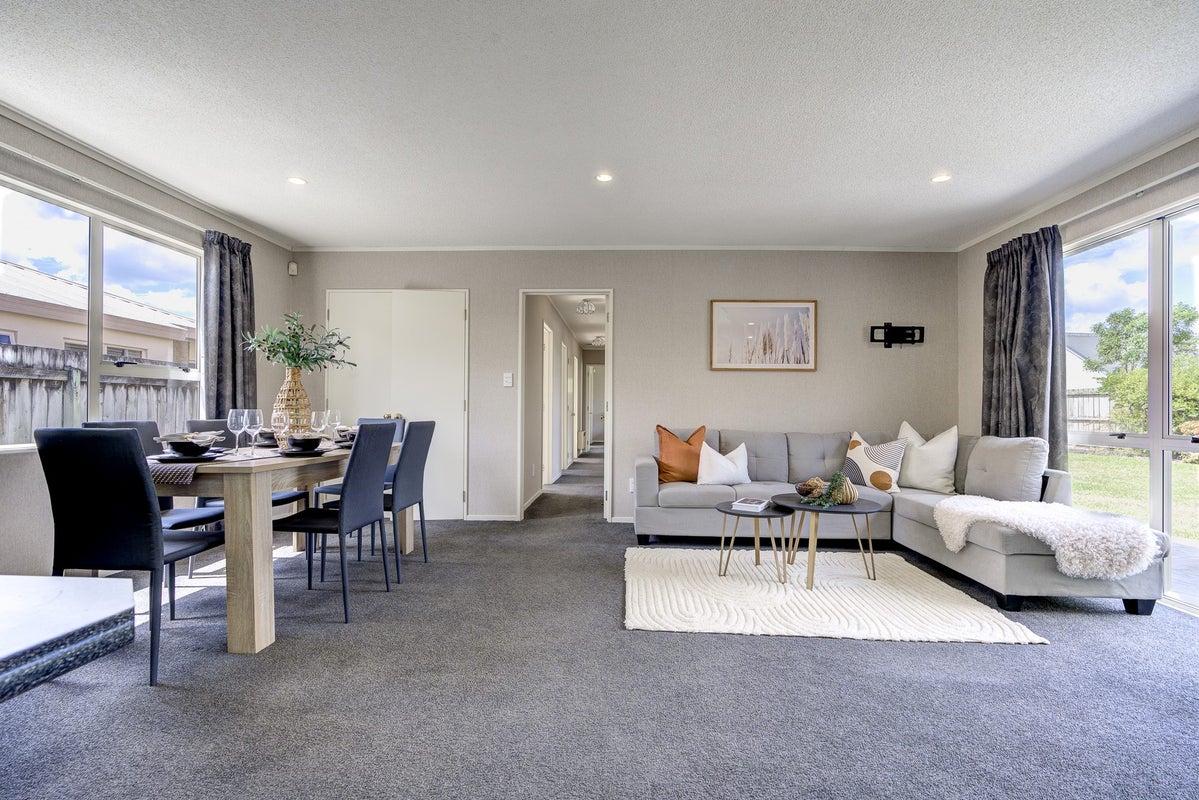 121 Endeavour Avenue, Flagstaff, Hamilton - Carousel 2