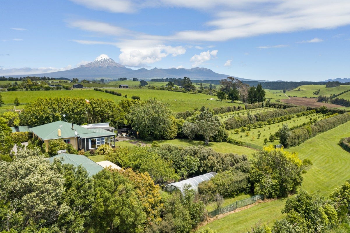 804 Egmont Road, Hillsborough, New Plymouth - Carousel 33