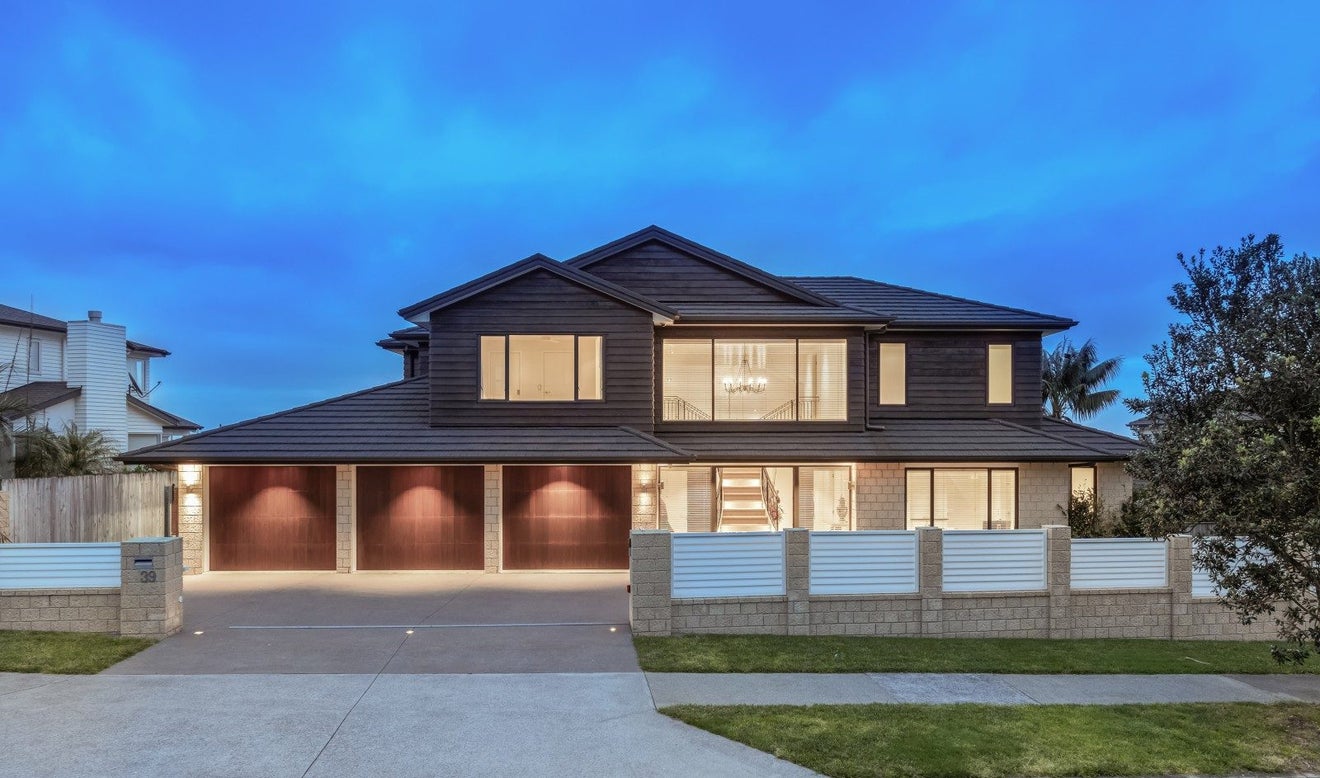 39 Armstrong Farm Drive, East Tamaki Heights, Auckland - Carousel 2