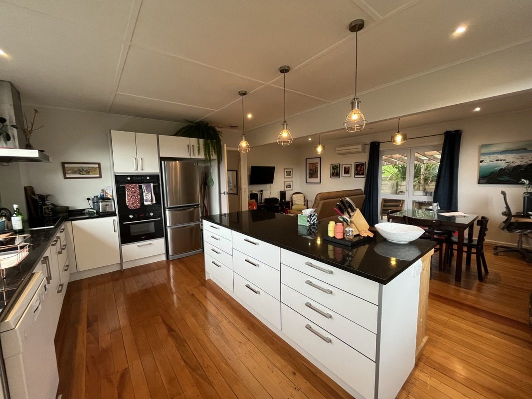 26 Martin Street, Ranui, Porirua - Carousel 1