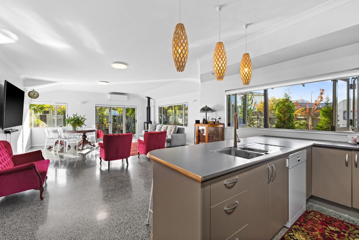 166B York Avenue, Greenmeadows, Napier, Hawke's Bay - Carousel 1
