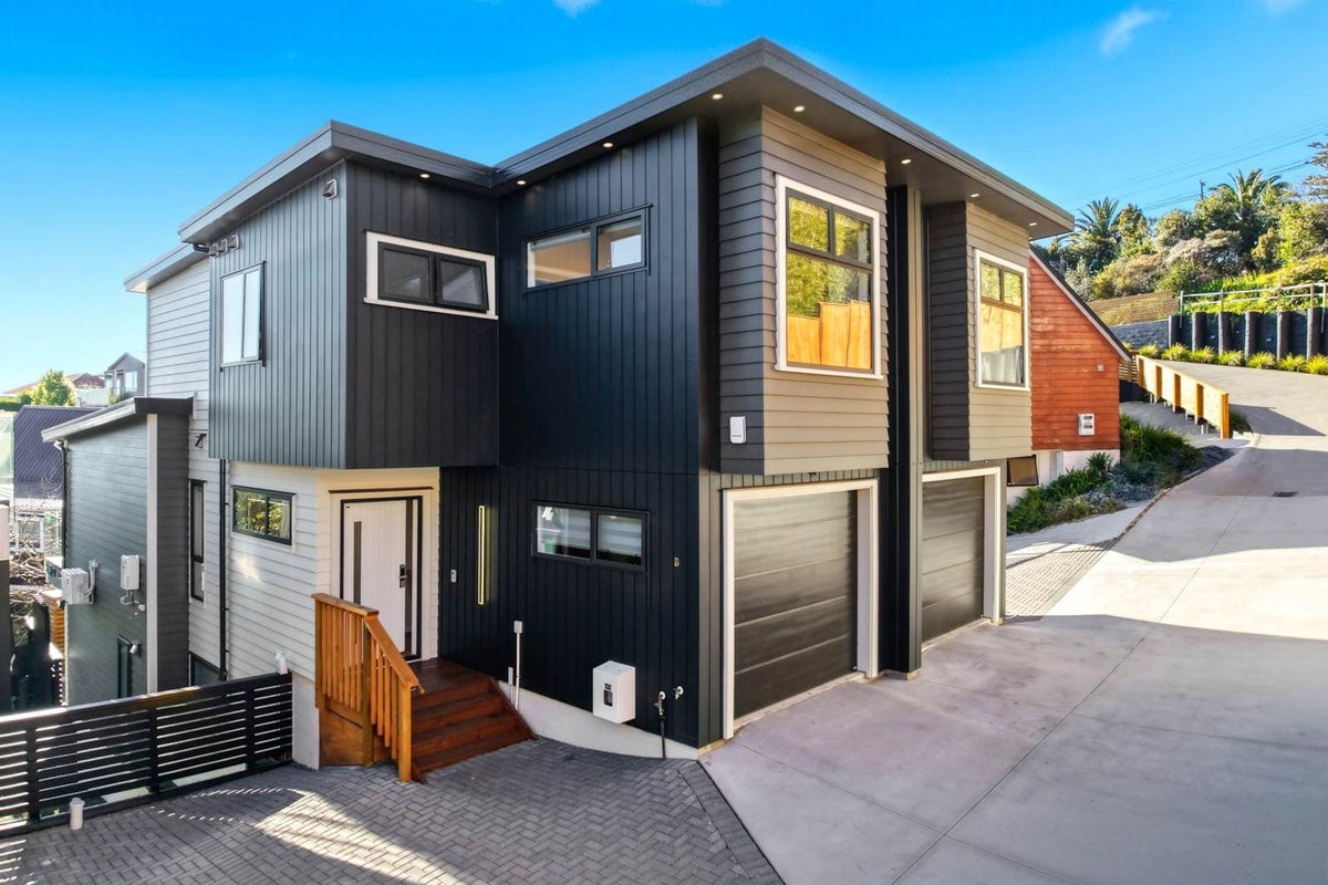 141B Browns Bay Road, Browns Bay, North Shore City, Auckland - Carousel 1