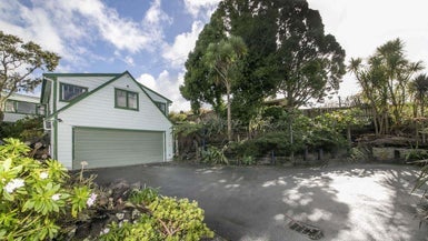 87 Victory Road, Laingholm, Auckland - Carousel 1