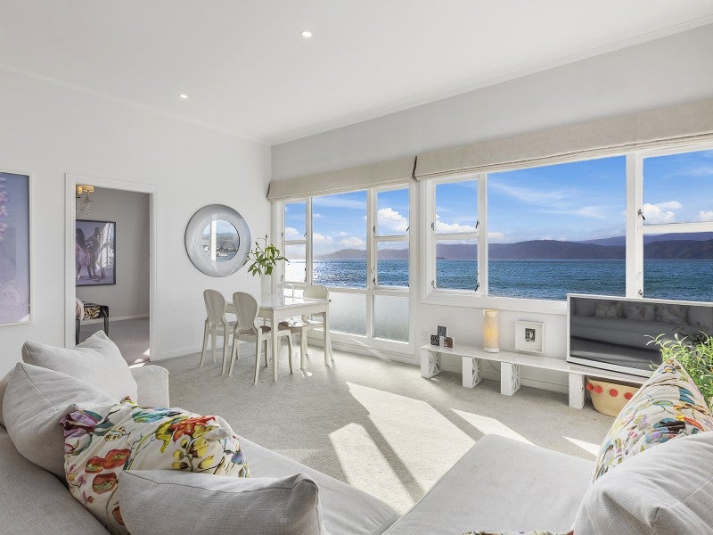 147 Marine Parade, Seatoun, Wellington - Carousel 1
