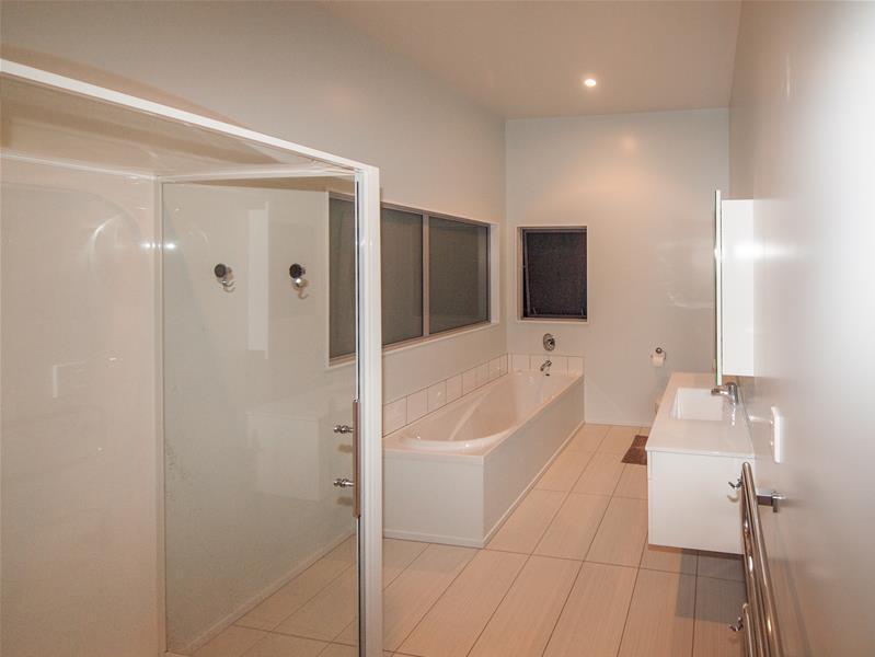 30A Erlestoke Crescent, Churton Park, Wellington - Carousel 15