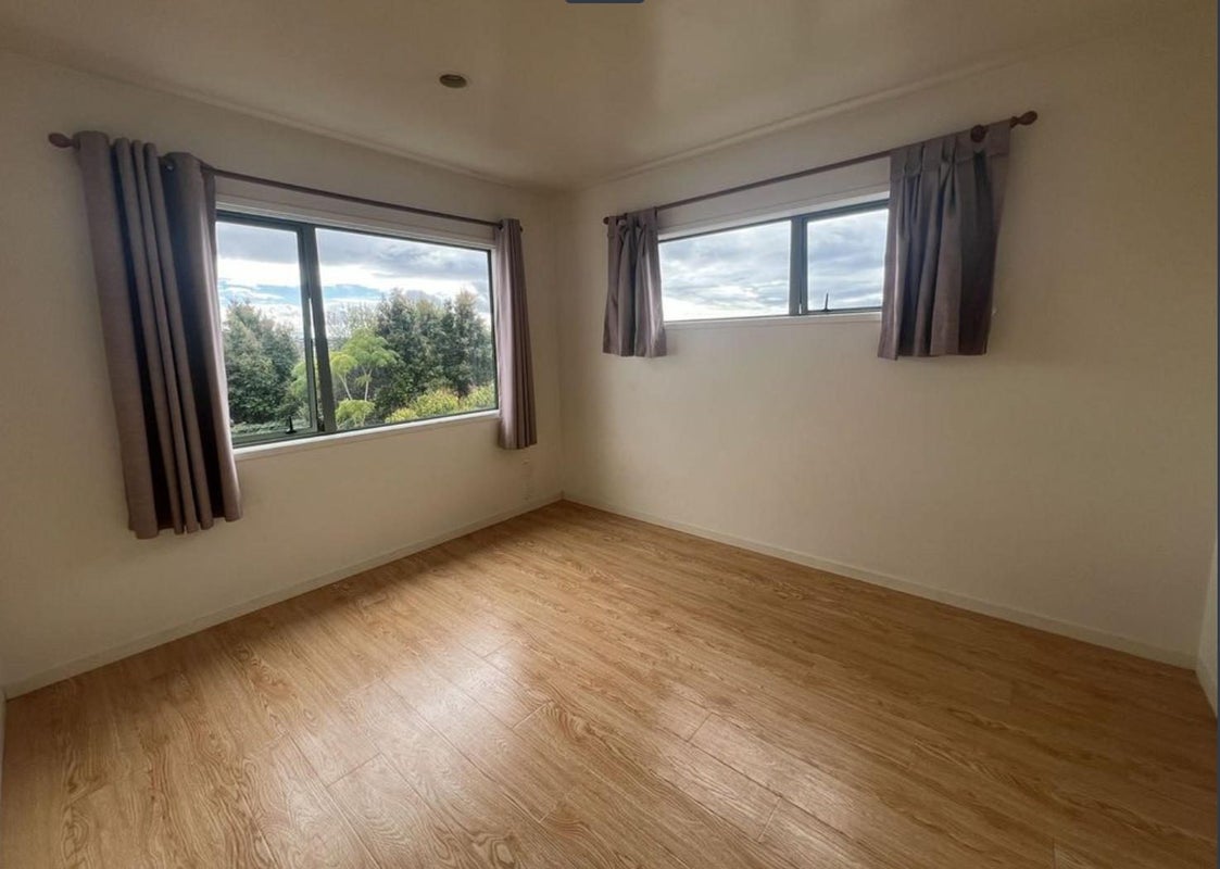 2/5 Kilham Avenue, Northcote, Auckland - Carousel 2