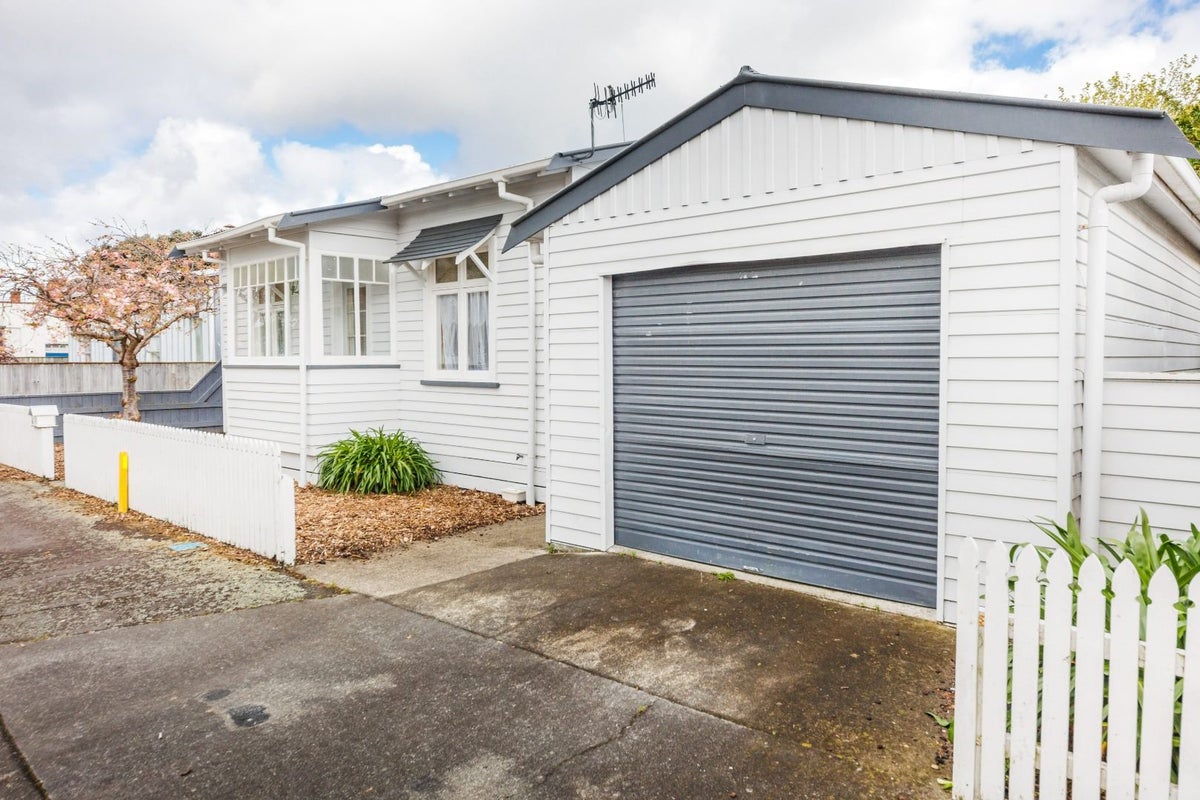 69 Chelwood Street, Takaro, Palmerston North - Carousel 12