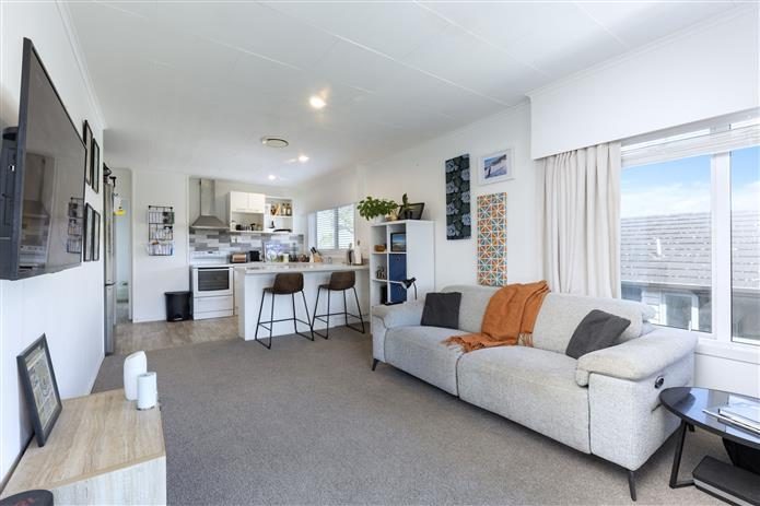 4/4 Sierra Street, Glendowie, Auckland - Carousel 2