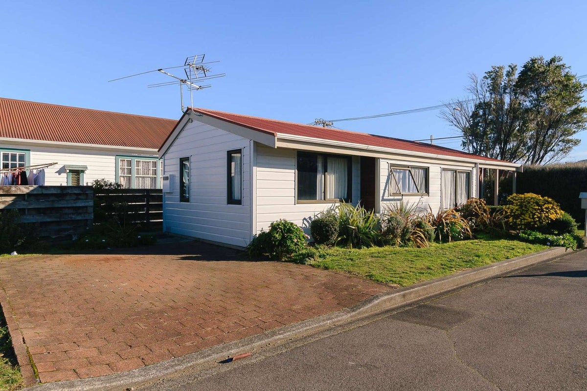 2/58 Cuba Street, Petone, Lower Hutt - Carousel 1