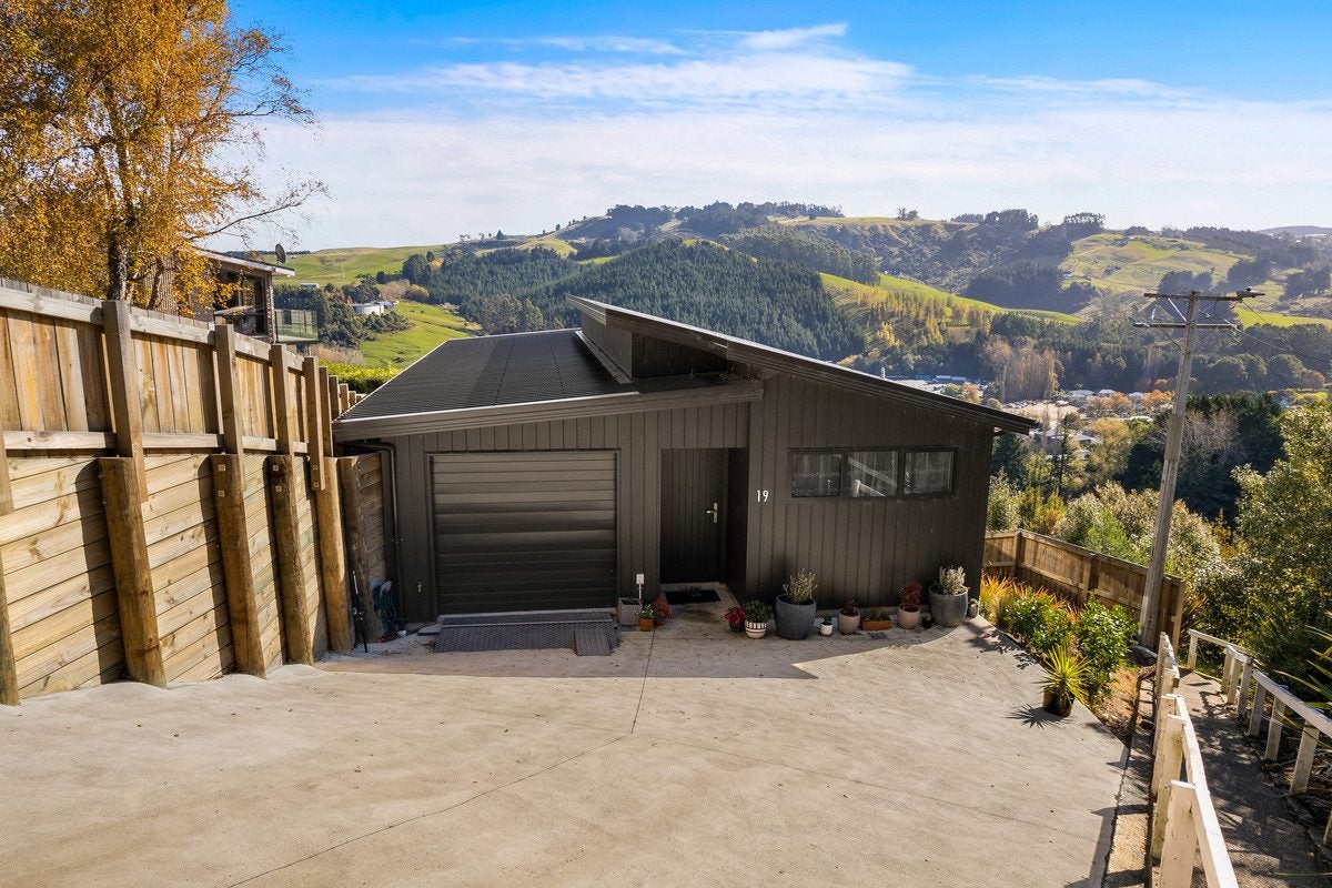 19 Netherby Street, Kenmure, Dunedin - Carousel 1