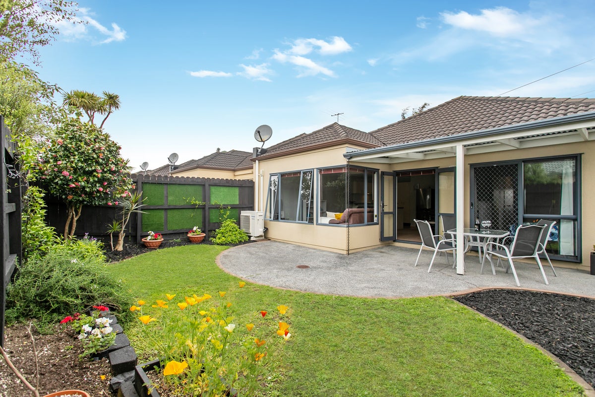 28 Ksenia Drive, Flat Bush, Auckland - Carousel 1