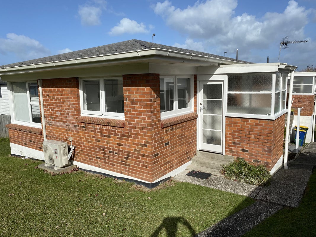 2/23 Dallinghoe Crescent, Milford, Auckland - Carousel 11