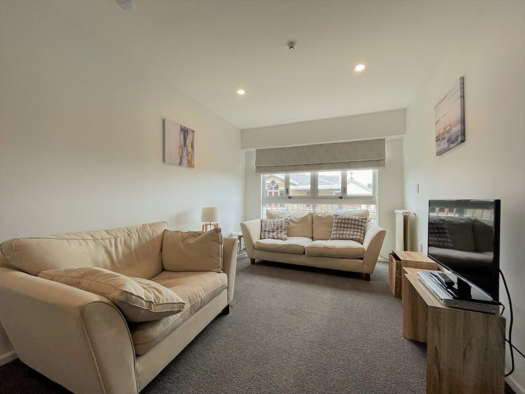25/54 Hill Street, Thorndon, Wellington - Carousel 2